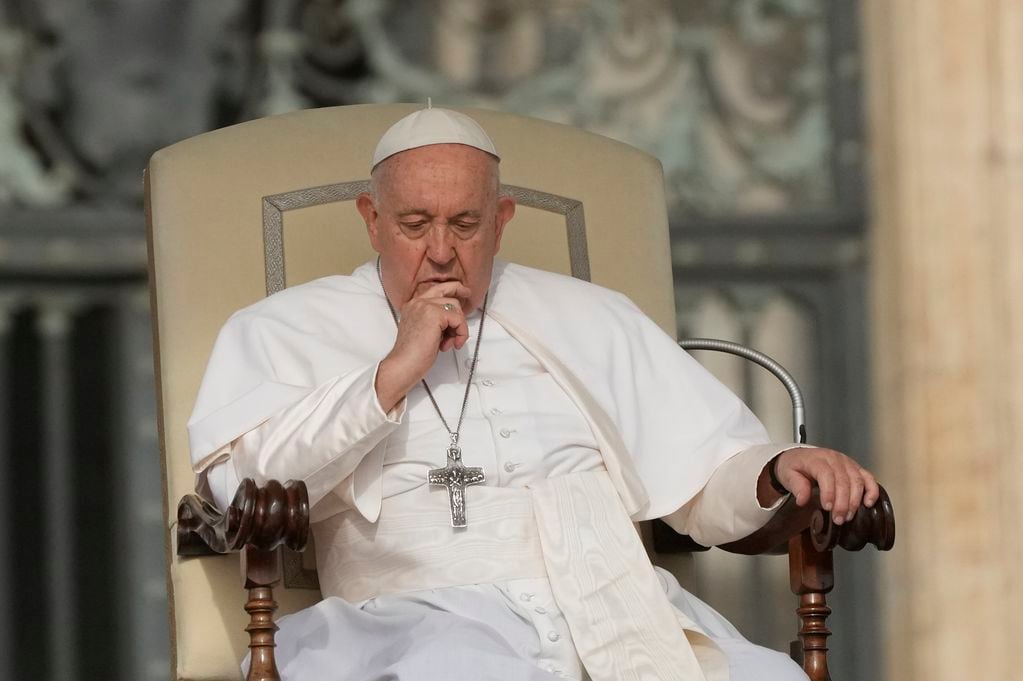 El Papa Francisco llamó a abrir corredores seguros.