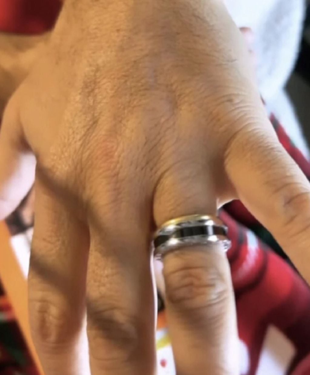 Así es el anillo que le regaló Yanina a Diego Latorre. (Captura)