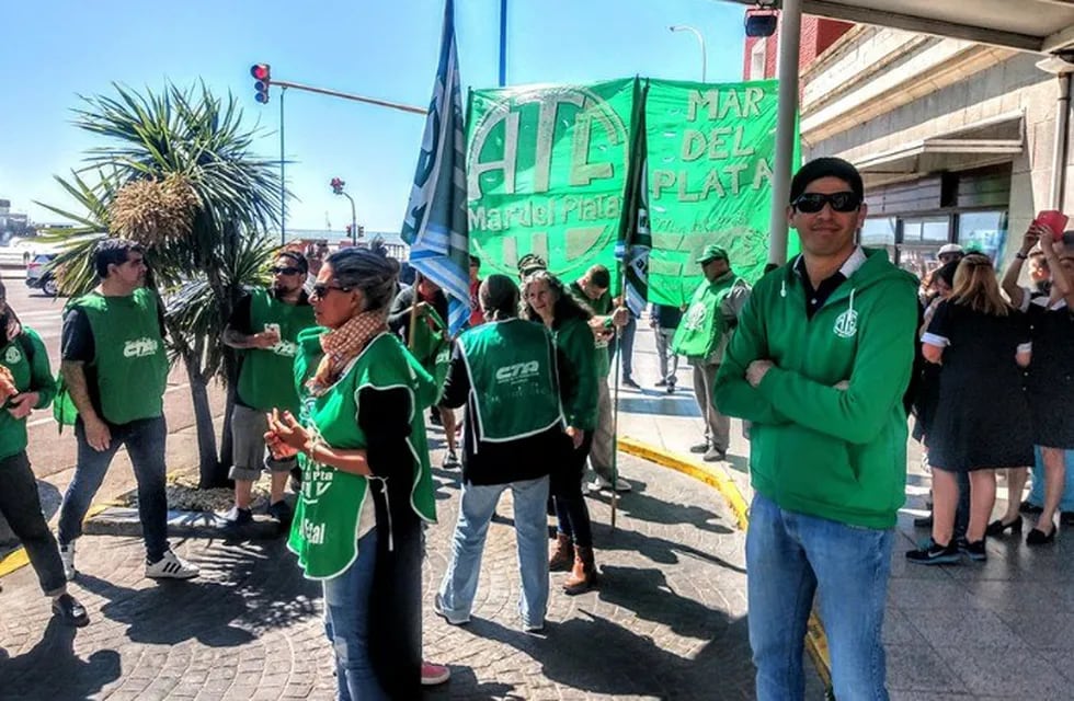 Protesta de trabajadores de los hoteles de las FFAA en Mar del Plata (Foto: ATE Mar del Plata)