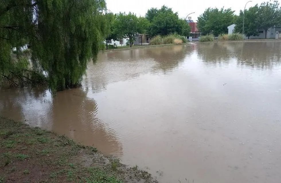 Una vez más, las calles del barrio cerrado percibieron el desborde del agua.