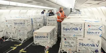Un avión de Aerolíneas Argentinas llegó desde Rusia con más de 700 mil vacunas Sputnik V