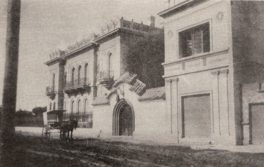Palacio Tampieri, visto desde calle Echeverría hacia Bv. 9 de Julio, década del 30.
