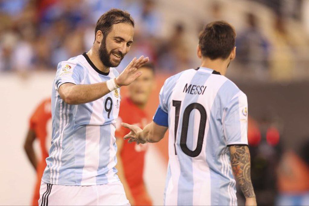 Higuaín y Messi (Foto: TyC Sports)