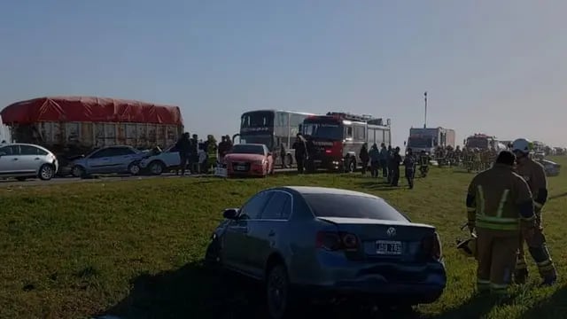 Choque en cadena en autopista Rosario-Córdoba