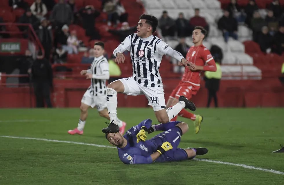 Talleres derrotó a Huracán con gol del Rulo David Romero. Y le congeló el festejo anticipado a River (Federico López Claro)