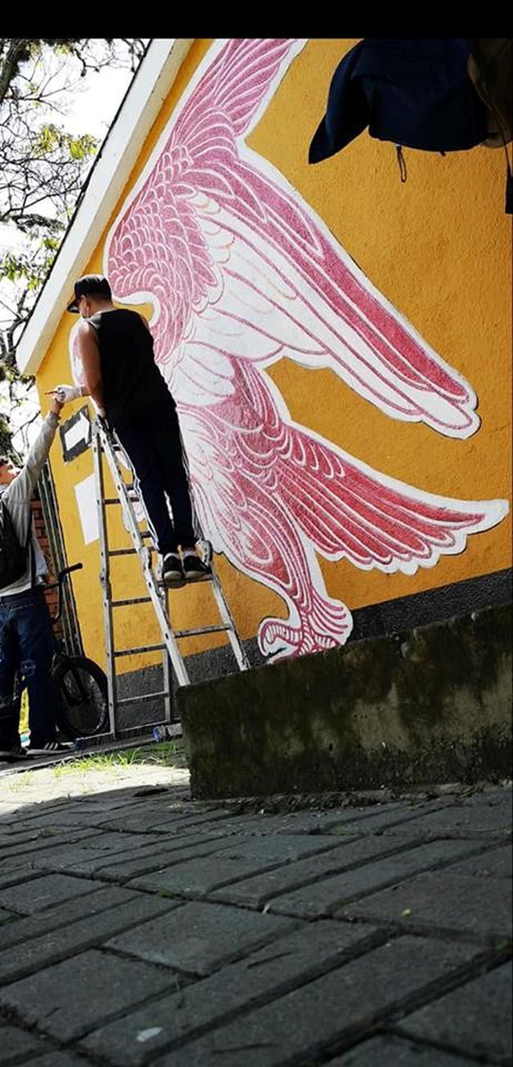 Un tatuador colombiano pintó un mural con sangre humana (Foto: Facebook/juliancastilloman)