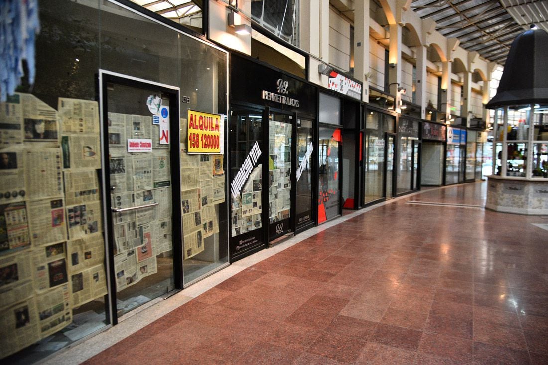 La caída de las ventas se percibe con mayor peso en las galerías de Córdoba. (Pedro Castillo)