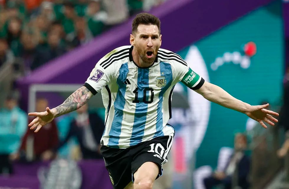 Lionel Messi de Argentina celebra  el gol que combirtió al seleccionado de méxico
