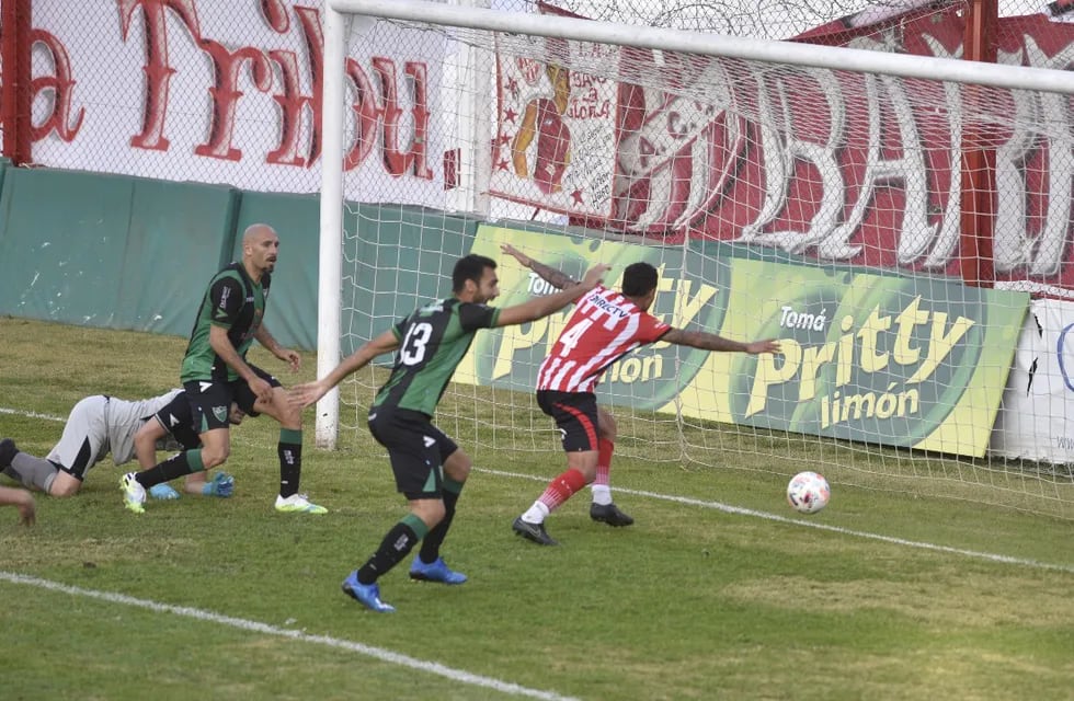 Ferreyra anotó el agónico empate de Instituto en Alta Córdoba, ante San Martín de San Juan. (Foto: Ramiro Pereyra)