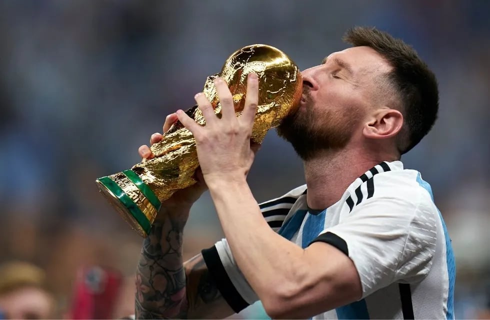 Messi con la Copa del Mundo.