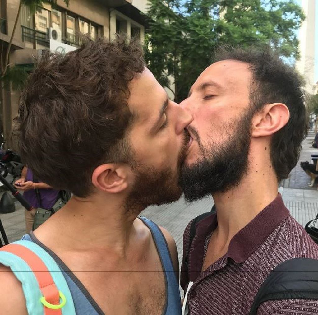 Besazo contra la homofobia en Buenos Aires