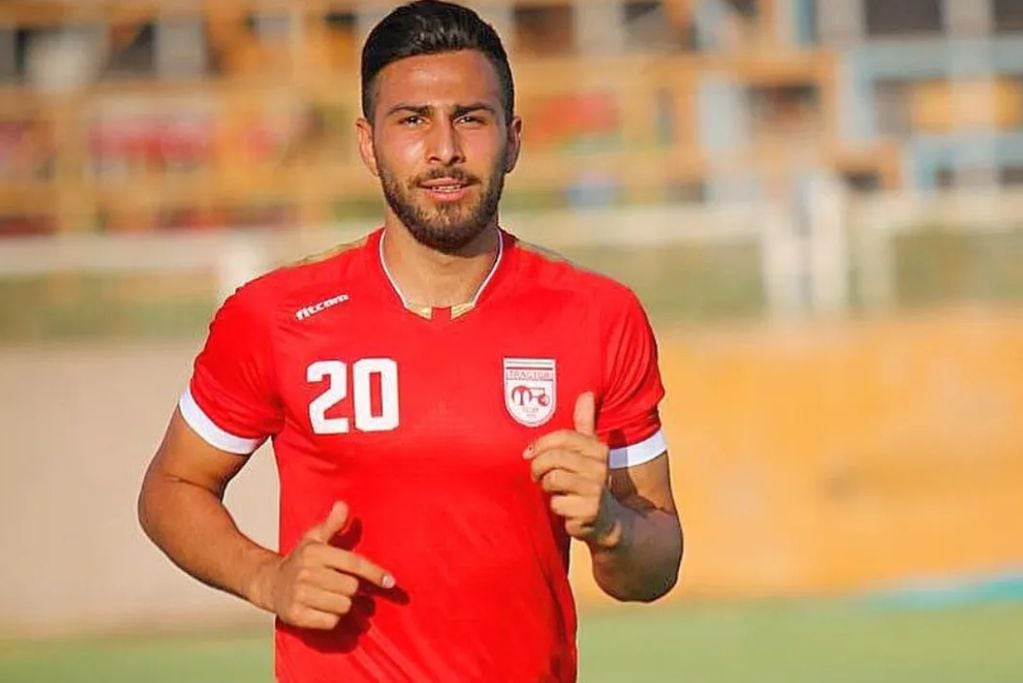 Amir Nasr-Azadani. El futbolista había sido condenado a muerte tras protestar por los derechos de las mujeres en Irán. (Foto / Instagram)