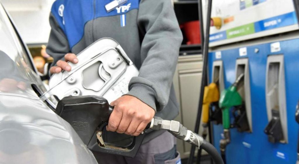YPF. Se espera otra fuerte suba en los combustibles a partir de la semana que viene. (La Voz / Archivo)