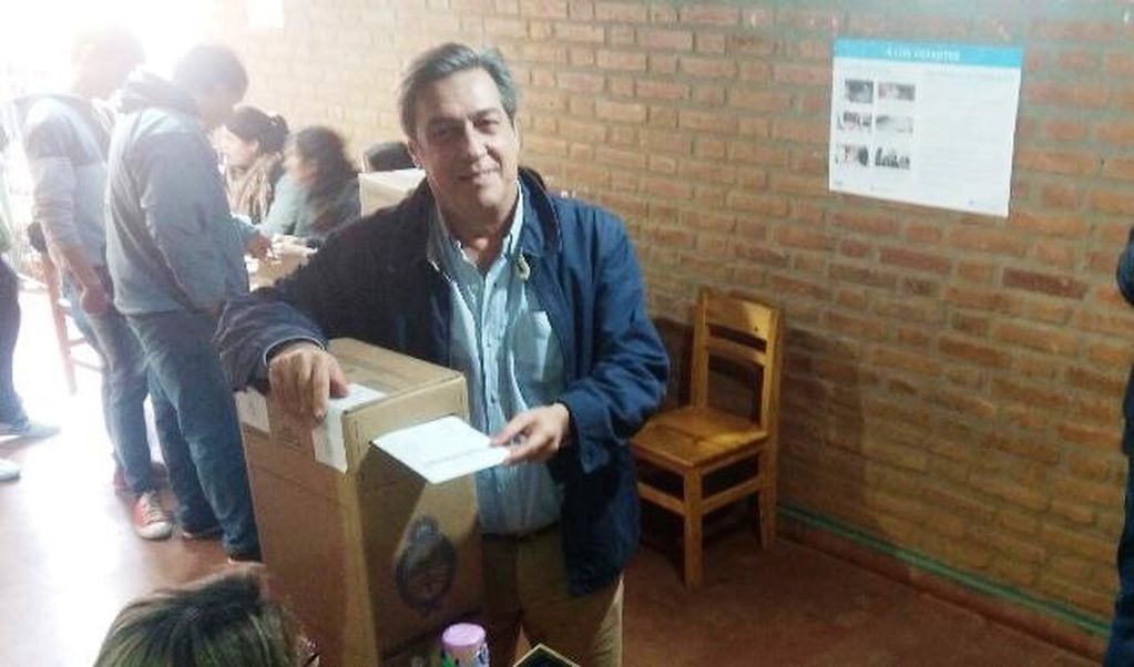 Alfredo Schiavoni en las PASO 2019, ganó y es el primer candidato de la lista de Juntos por el Cambio. (MisionesOnline)