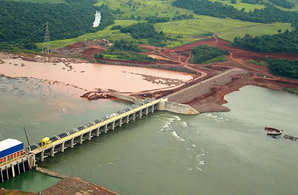 Baixo Iguaçu, la última represa de Brasil sobre el Iguazú. (Paraná)