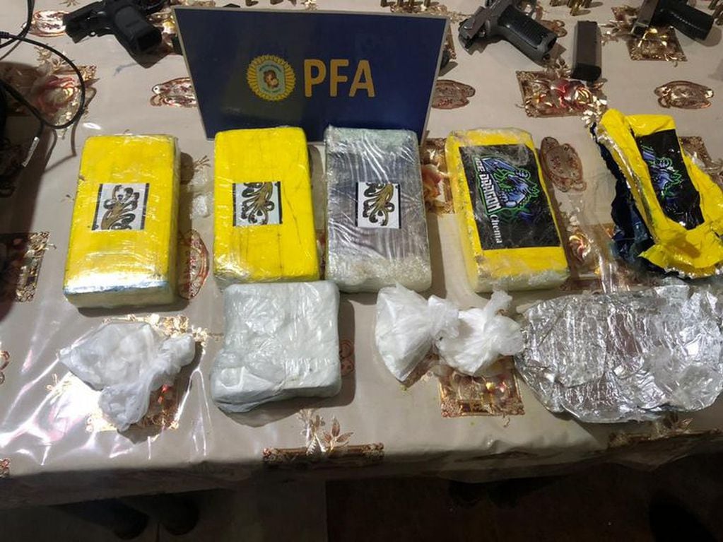 El producto secuestrado sería cocaína de alta pureza, valuada en ocho mil pesos el kilo.