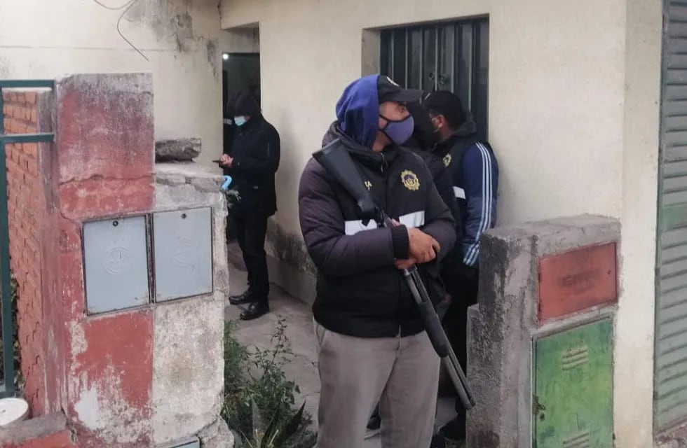 Con auxilio de la policía, la Justicia allana el domicilio particular del dirigente Gonzalo Maurin, de la la Unión de Trabajadores de la Economía Popular (UTEP) Jujuy.