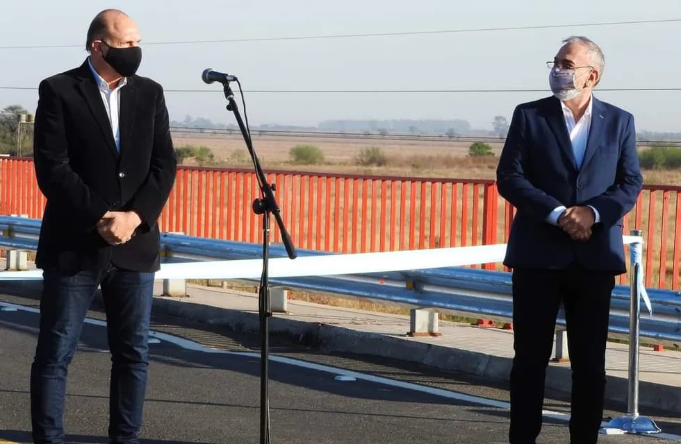 Alcides Calvo acompañó a Omar Perotti en la inauguración de un tramo de pavimentación de la ruta 63.