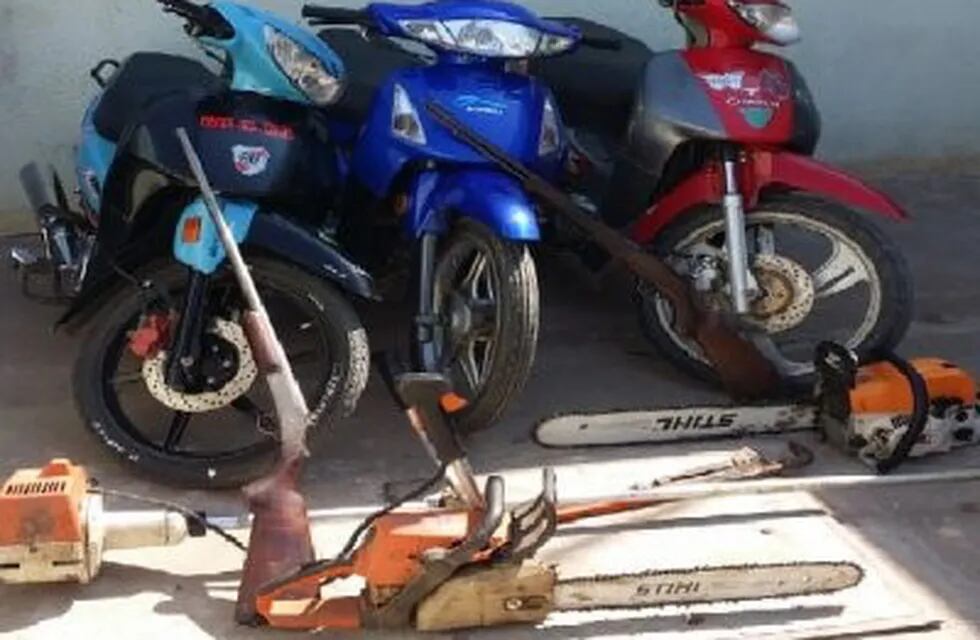 Secuestros de varias motocicletas, junto con armas de fuego y motosierras en distintas localidades. (Web).