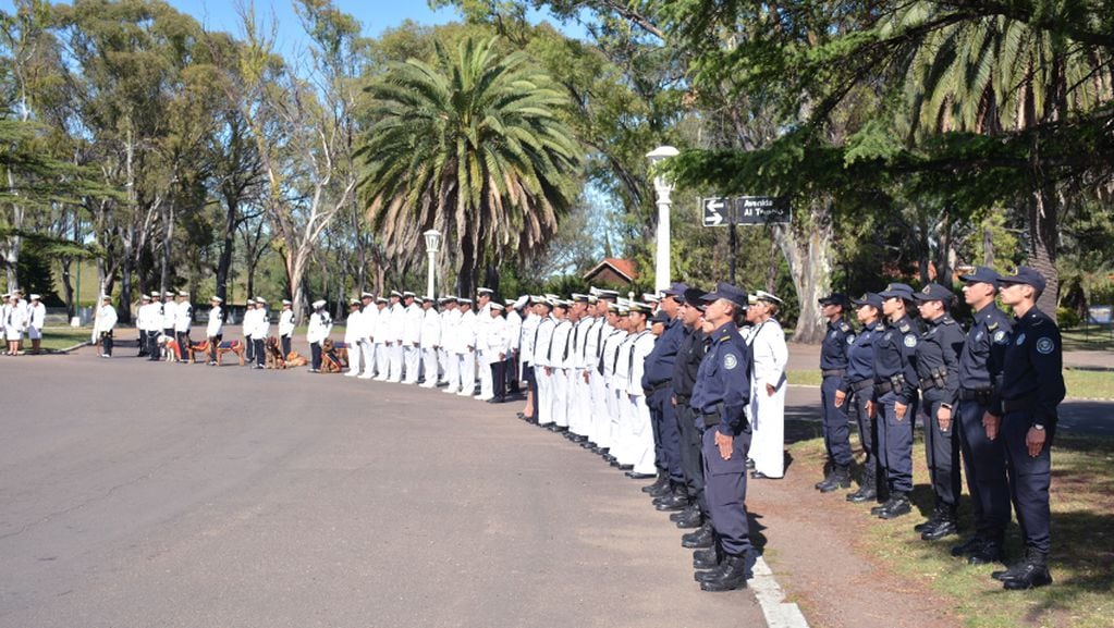 Acto por el 126º aniversario de la creación de la Base Naval Puerto Belgrano