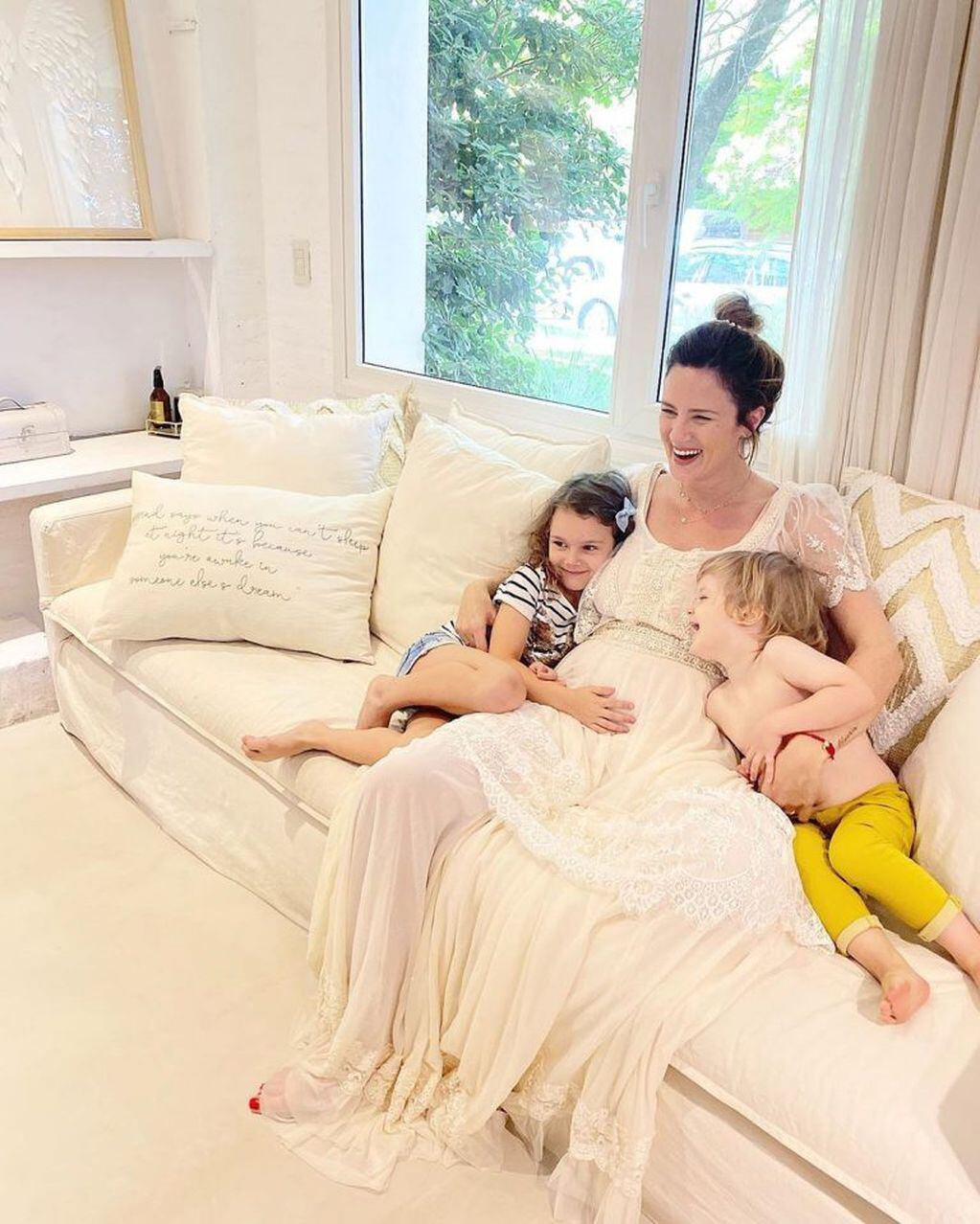 Paula Chaves y sus hijos. (Instagram/@chavespauok)