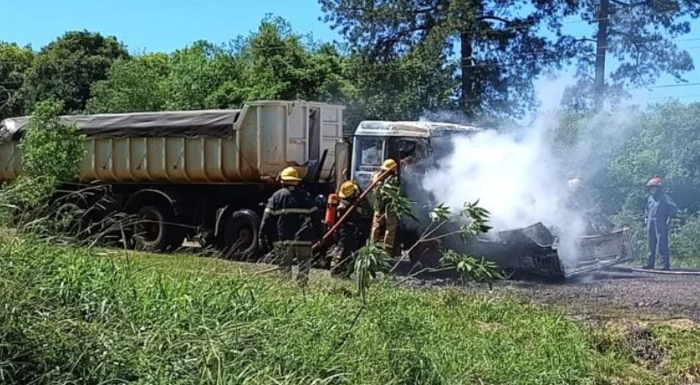 Un camión que se dirigía a Posadas se incendió en plena ruta.