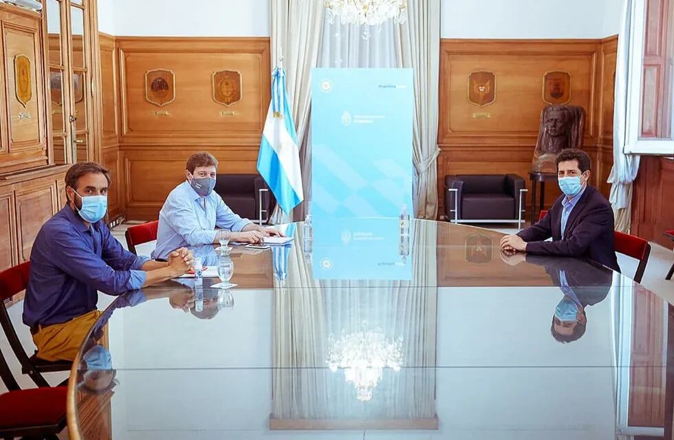 El Gobernador Gustavo Melella se reunión con el Ministro del Interior para tratar la situación de la provincia.