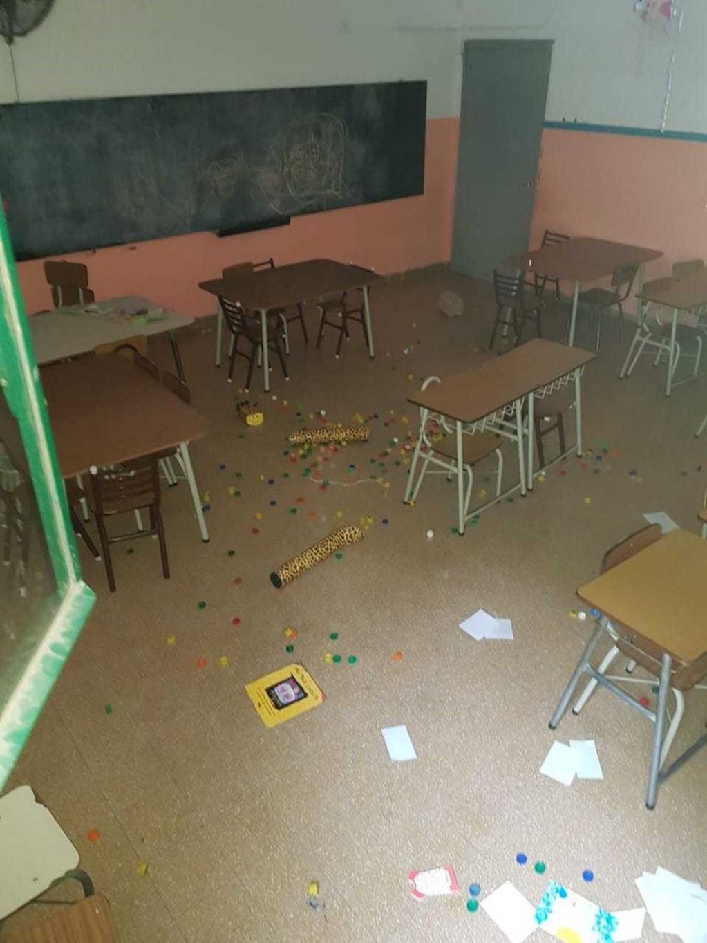 Atraparon a dos menores destrozando una escuela de Granadero Baigorria (Baigorria Informa)