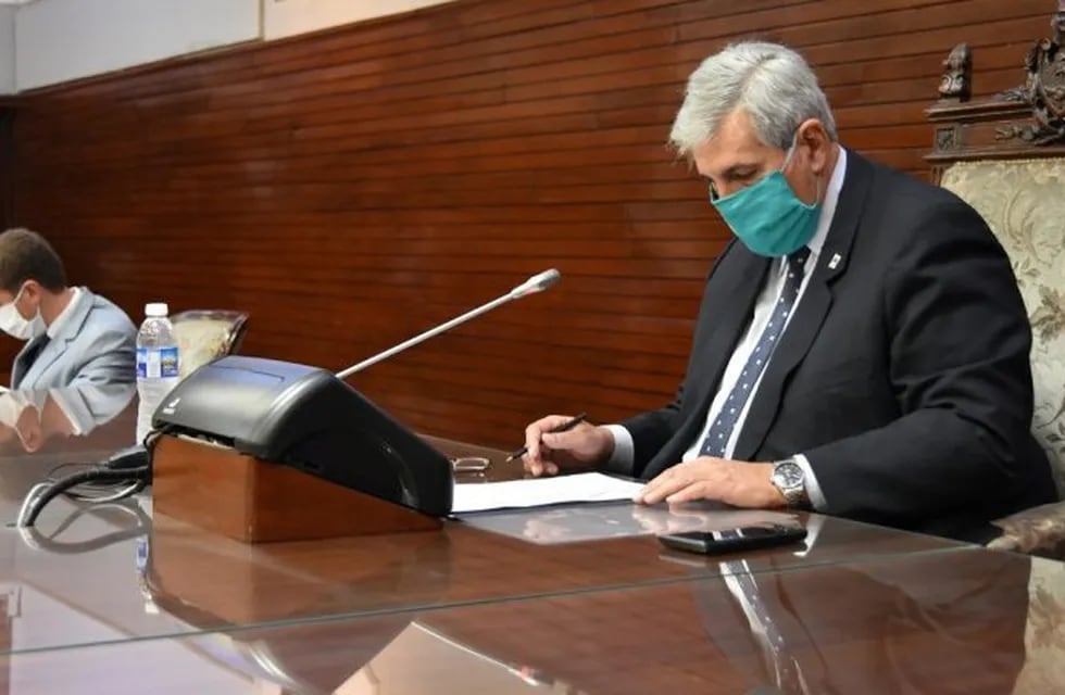 El vicegobernador Haquim presidió la sesión especial en la Legislatura de Jujuy