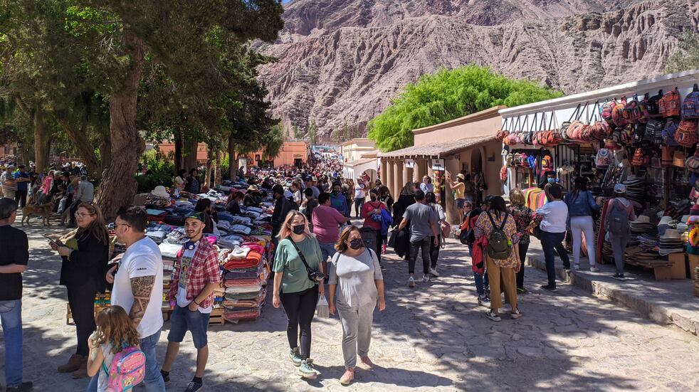 Los destinos turísticos de la Quebrada de Humahuaca captan la preferencia de decenas de miles de visitantes en los primeros días del mes de enero en el verano 2022.