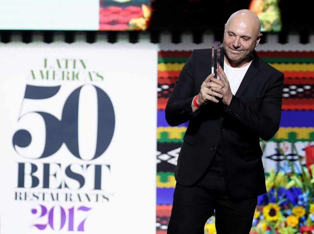 Germán Martitegui cuando recibió el premio al mejor restaurante de Argentina, en 2017 (EFE/MAURICIO DUEÑAS CASTAÑEDA)
