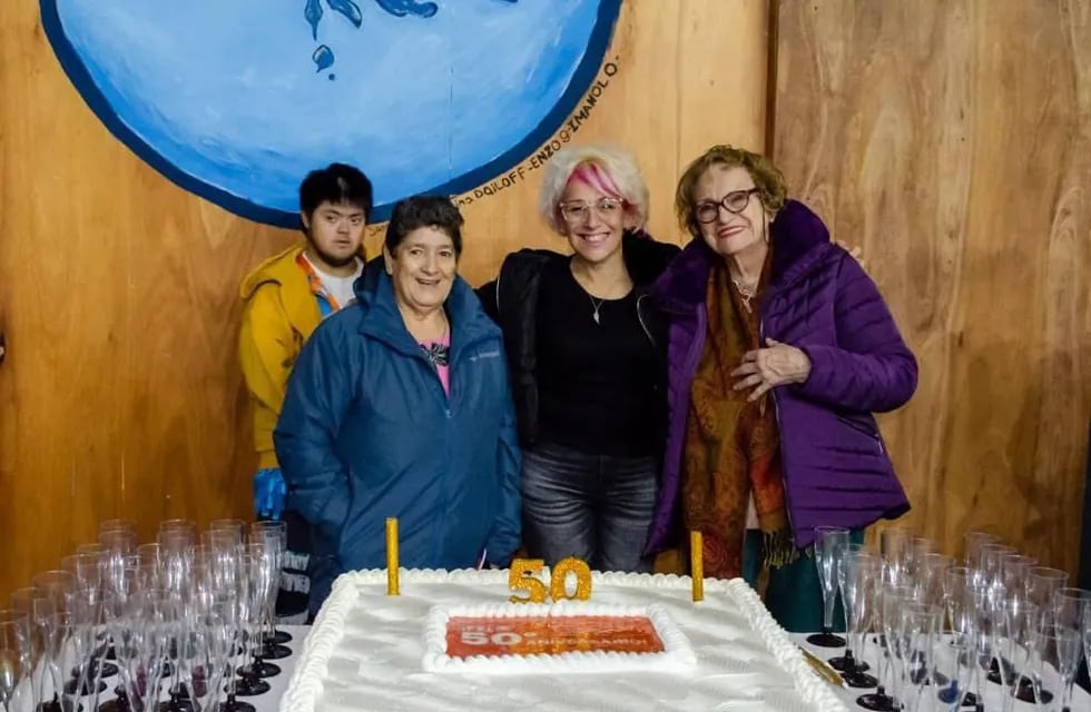El Centro Secundario Educativo N°15 festejó sus 50 aniversario en Ushuaia