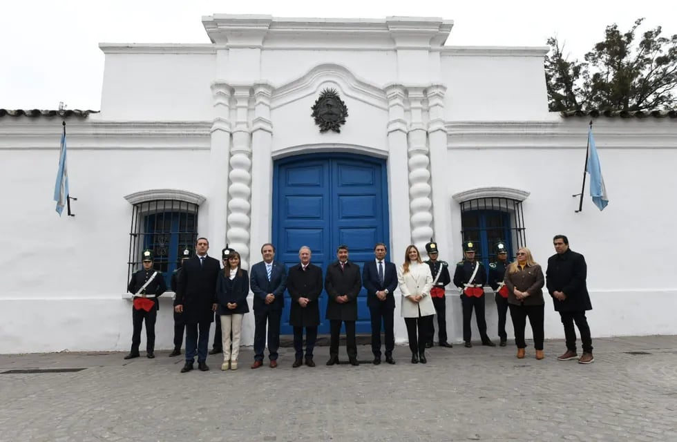 Las autoridades del Parlamento del NOA cumplieron con la tradicional visita a la casa Histórica de Tucumán, donde se declaró la independencia nacional en 1816.