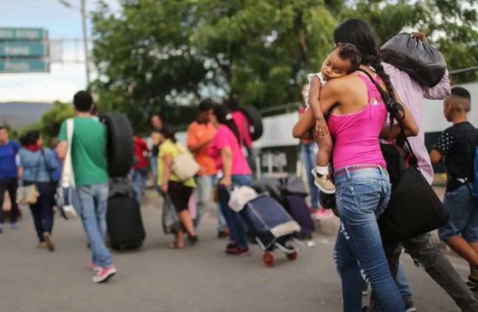 Venezolanos migran a Colombia