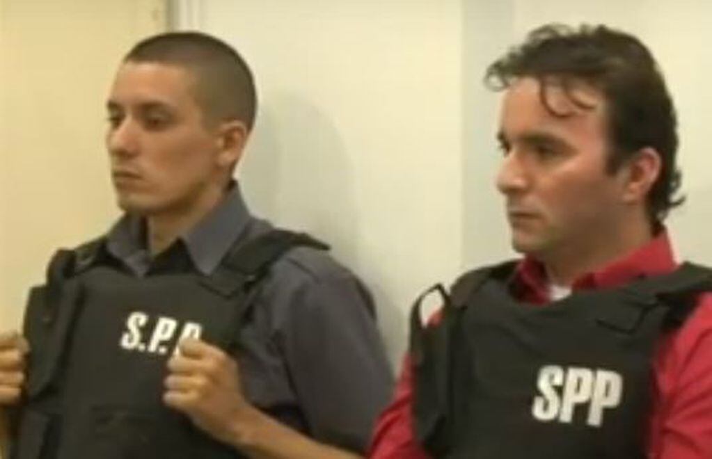 Rodrigo Silva (derecha) durante la lectura de sentencia. La Justicia dictaminó 21 años de prisión por el crimen de Maira.