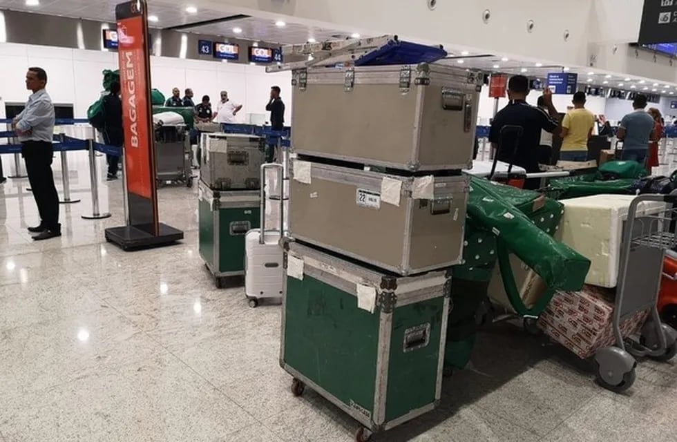 Los jugadores del Palmeiras varados en el aeropuerto Rosario por el zonda en Mendoza