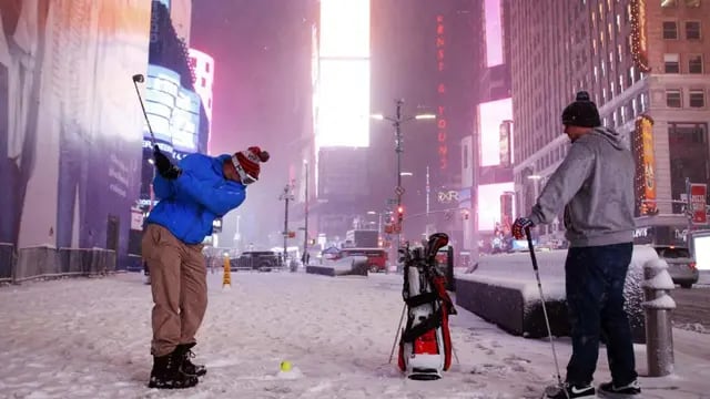 TEMPORAL. El noreste de Estados Unidos, como Nueva York y Boston, sufrieron la nieve (AP).