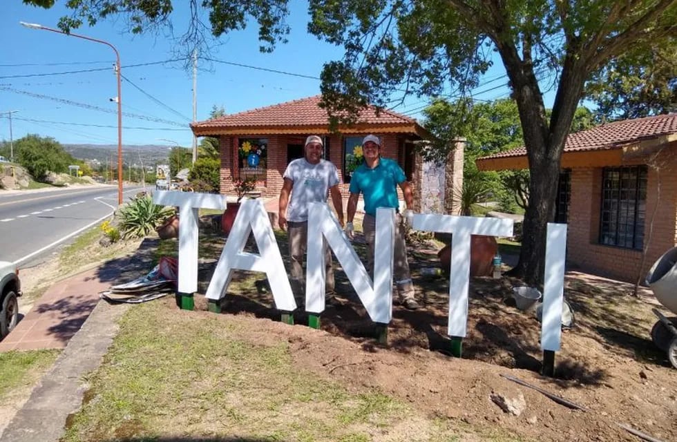 Letras gigantes en Tanti