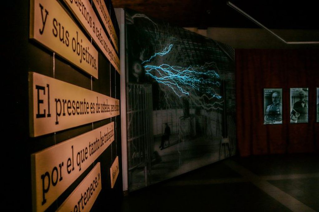 Inauguración en la Casa de la Cultura de la muestra de Nikola Tesla