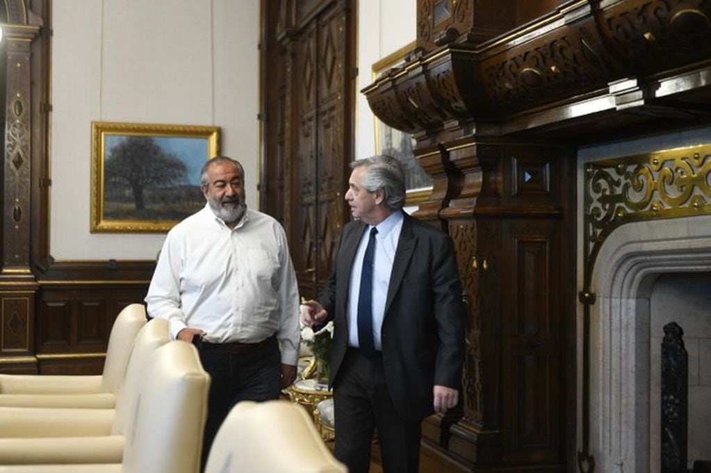Alberto Fernández junto con el referente de la CGT, Héctor Daer. Foto: Twitter/@alferdez