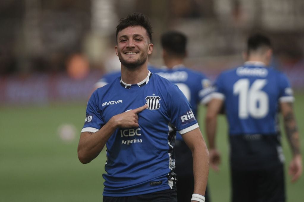 Francisco Pizzini marcó el 1 a 0 para Talleres ante Platense. (Federico López Claro / La Voz).