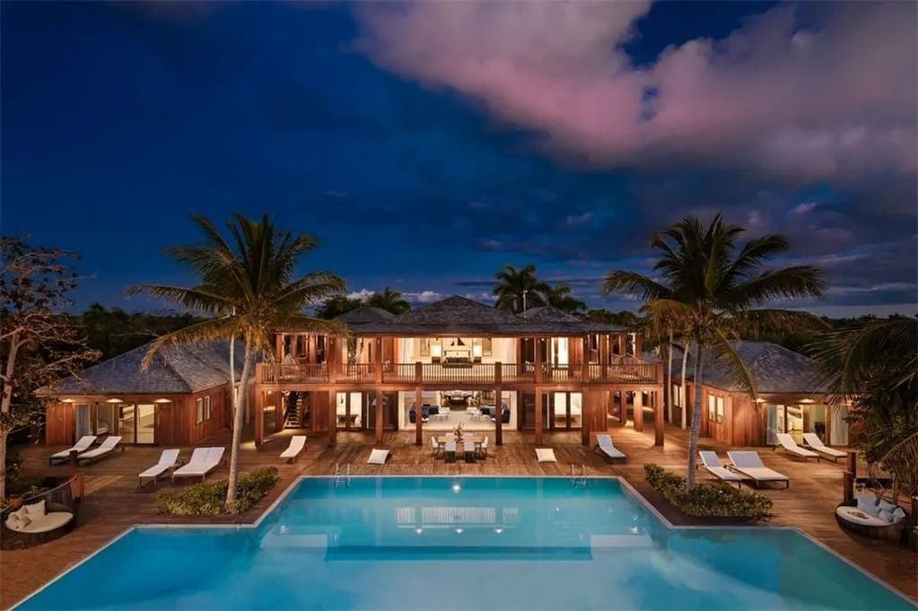 La casa de Bruce Willis en Islas Turcas y Caicos fue una de las más virales al momento de conocer que estaba en venta por Sotheby's International.