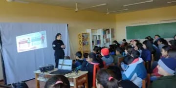 Campo Viera: brindan charlas de prevención en la Escuela N°895