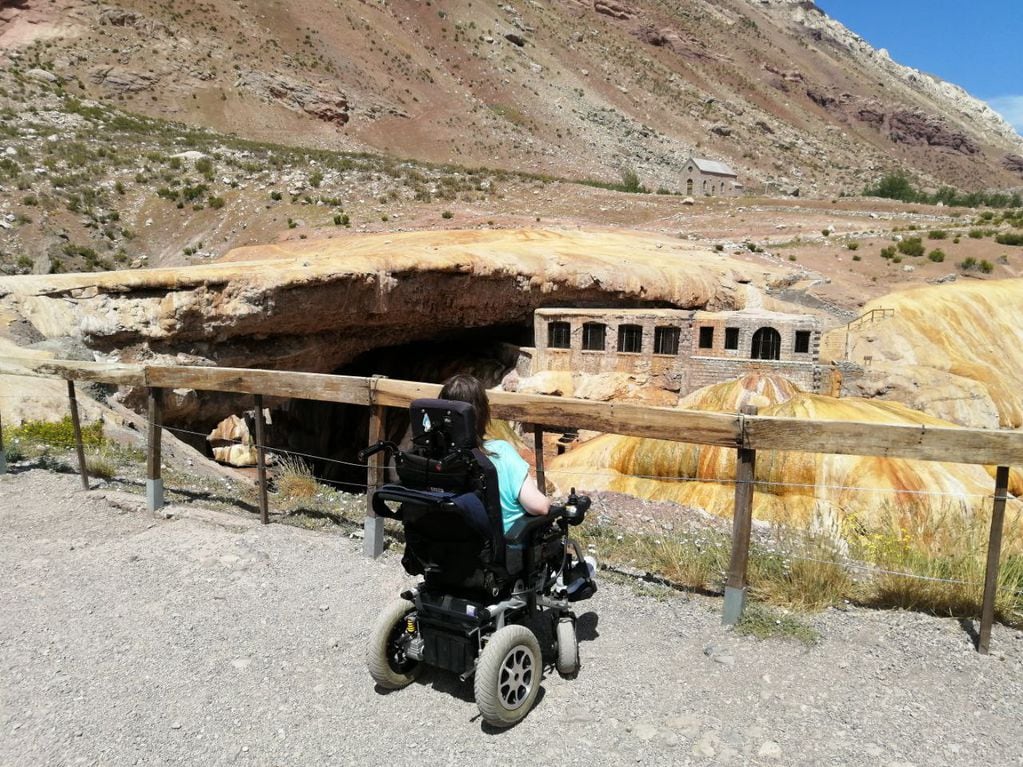 La joven pudo visitar grandes atractivos turísticos, como Puente del Inca.