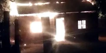 Eldorado: se incendió por completo una vivienda dejando a seis niños y su madre con lo puesto