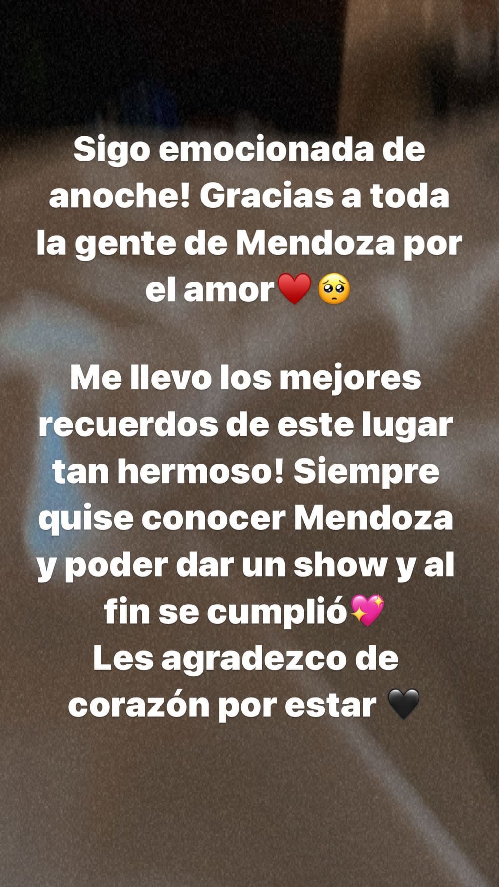 Nicki Nicole emocionada tras su show en Mendoza.