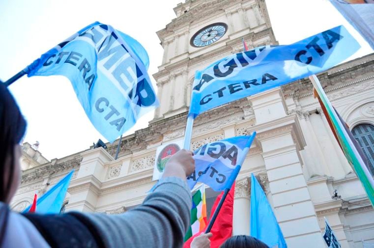 Paritarias: el gobierno de Entre Ríos volvió a convocar a los gremios docentes  
