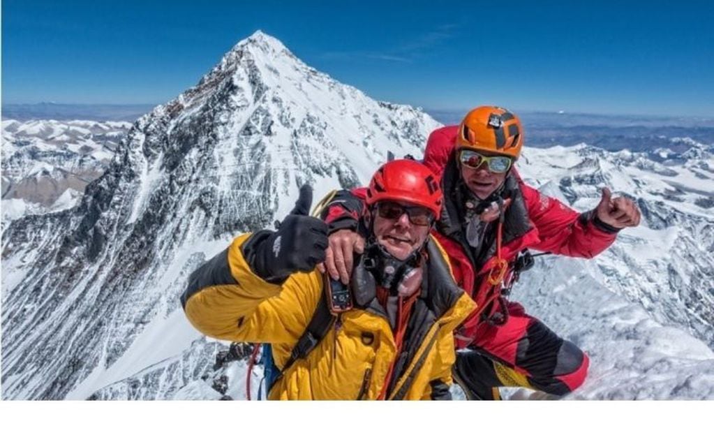 Benegas y su compañero Moniz en el Everest.