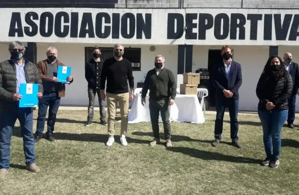 clubes de Arroyito recibieron ayuda económica de la Provincia