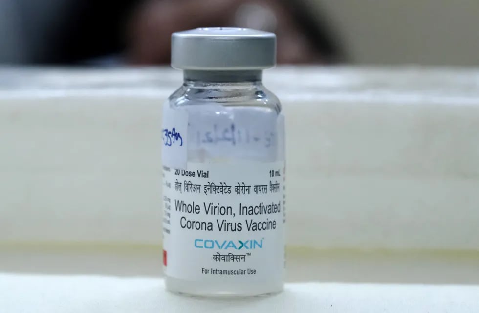 Un vial de la vacuna Covaxin.